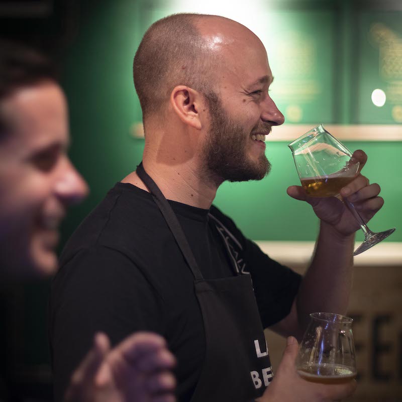 atelier-brassage-amateur-lyon-min Dégustation de bières lors de l'atelier brasseur amateur