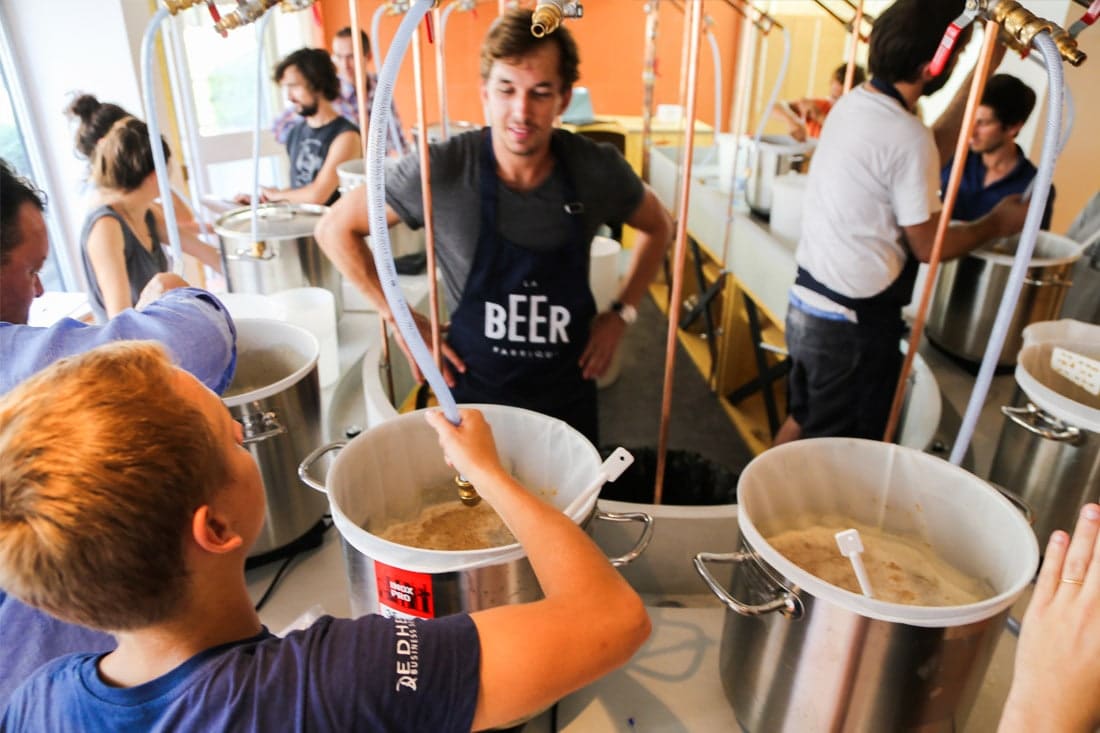 team-building-maitre-brasseur-min Brasseurs en formation pour apprendre à brasser de la bière