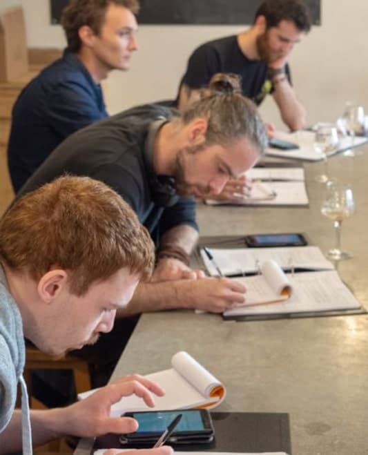 points-forts-formation-min Futurs brasseurs professionnels en train de se former